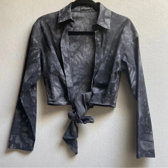 Pretty Little Thing wrap long sleeve cropped blouse Sz 4 - - Picture 1 of 7